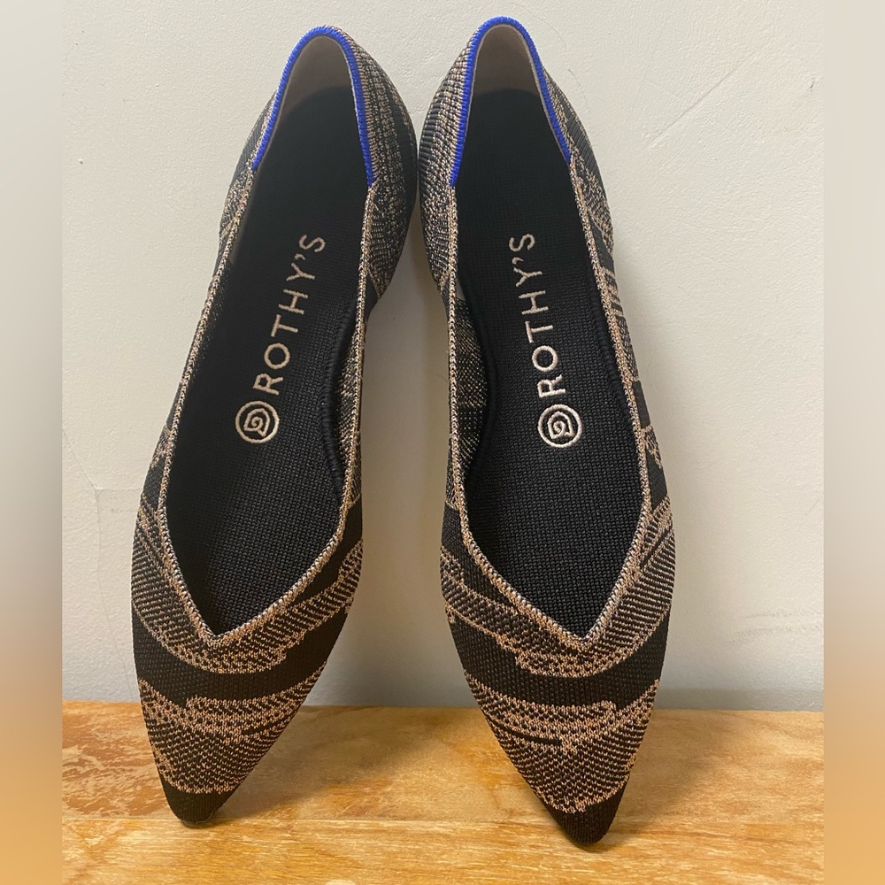 NWOB Rothy’s 7.5 Point black and pink metallic